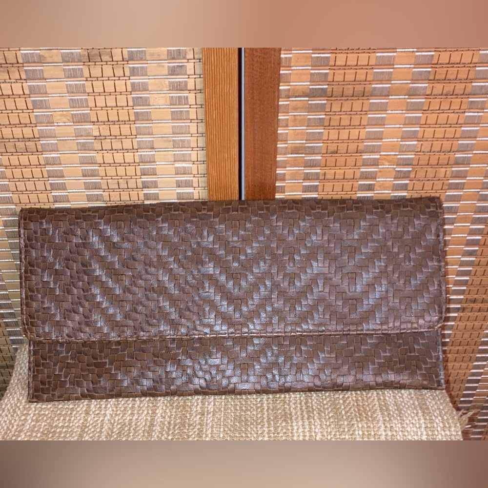Vintage | Elegant Brown Faux Woven Leather Clutch